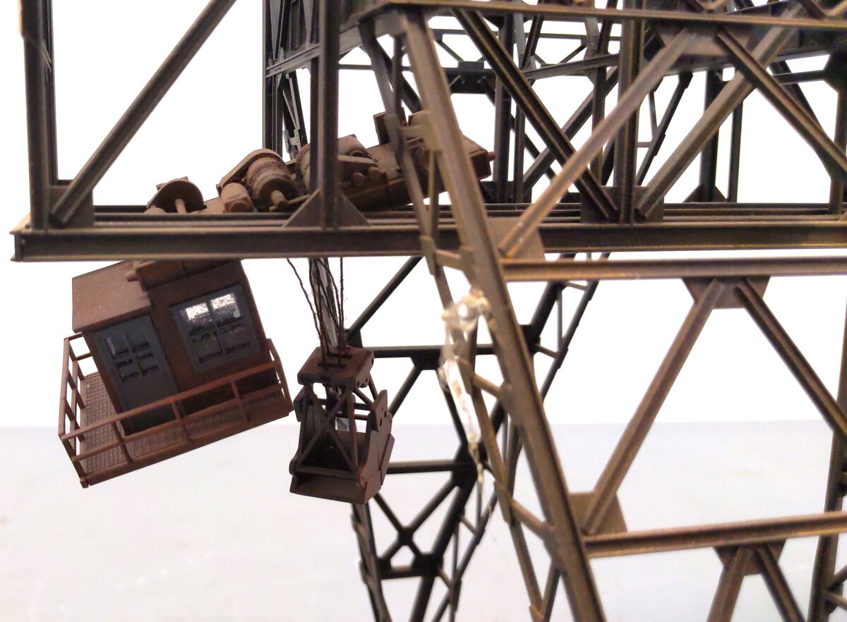 Walthers 933-2906 HO Cornerstone Series Bridge Crane Building Kit - Assembled