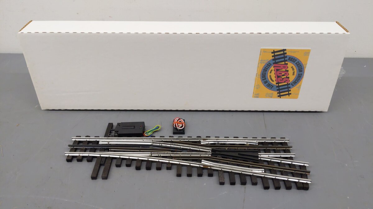 Ross 100M25 11° Regular Right Hand with DZ-2500 Remote Switch Turnout VG/Box
