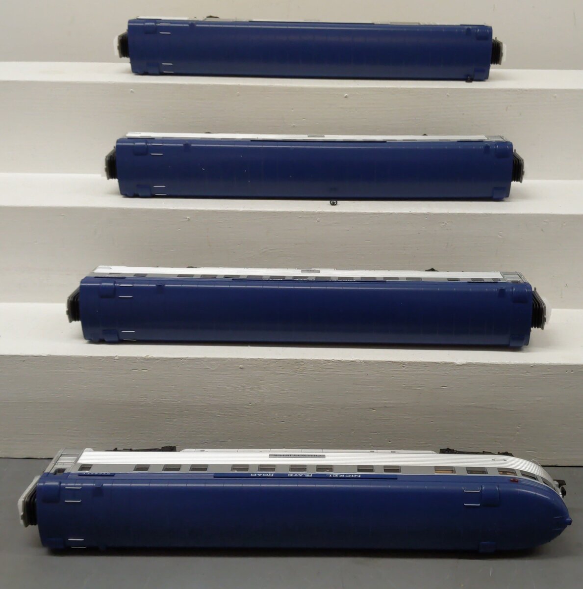MTH 20-64232 O Gauge Premier Nickel Plate Road 4 Car Streamlined Passenger Set LN/Box