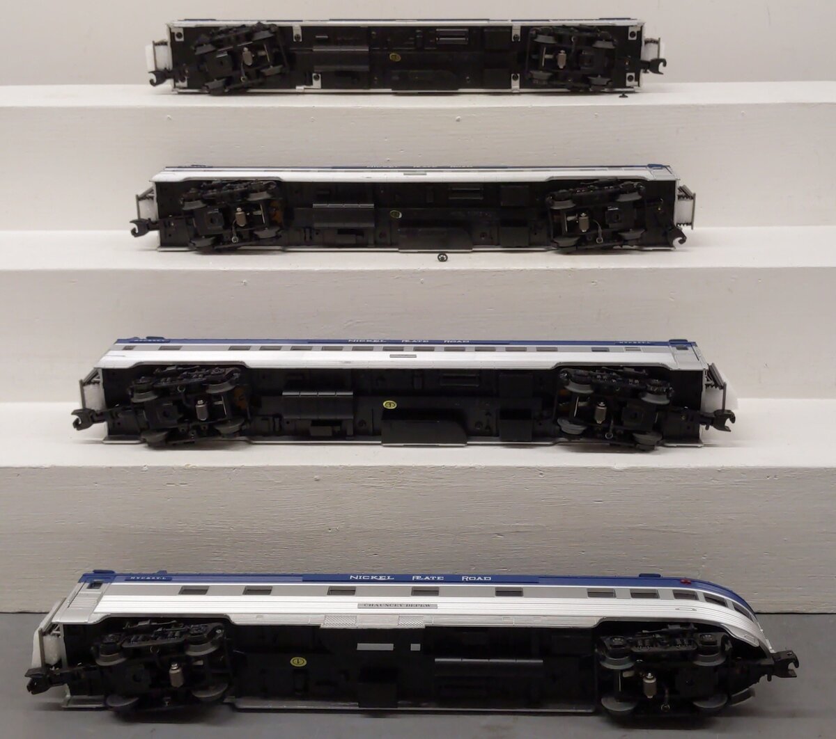 MTH 20-64232 O Gauge Premier Nickel Plate Road 4 Car Streamlined Passenger Set LN/Box