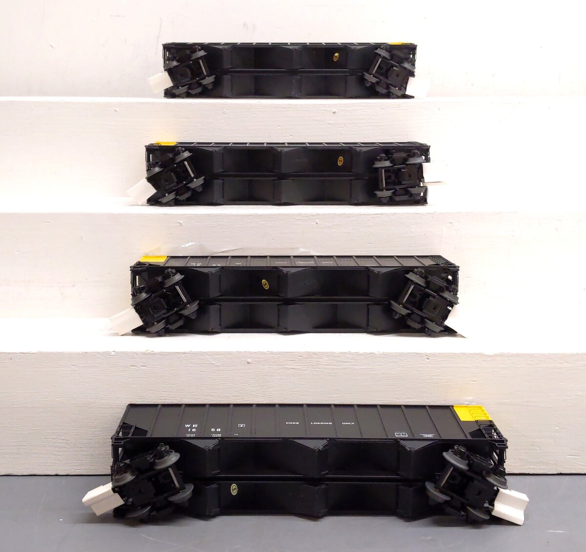 MTH 20-92129 O Gauge WE Coke Hopper Car w/ Load (Set of 4) NIB
