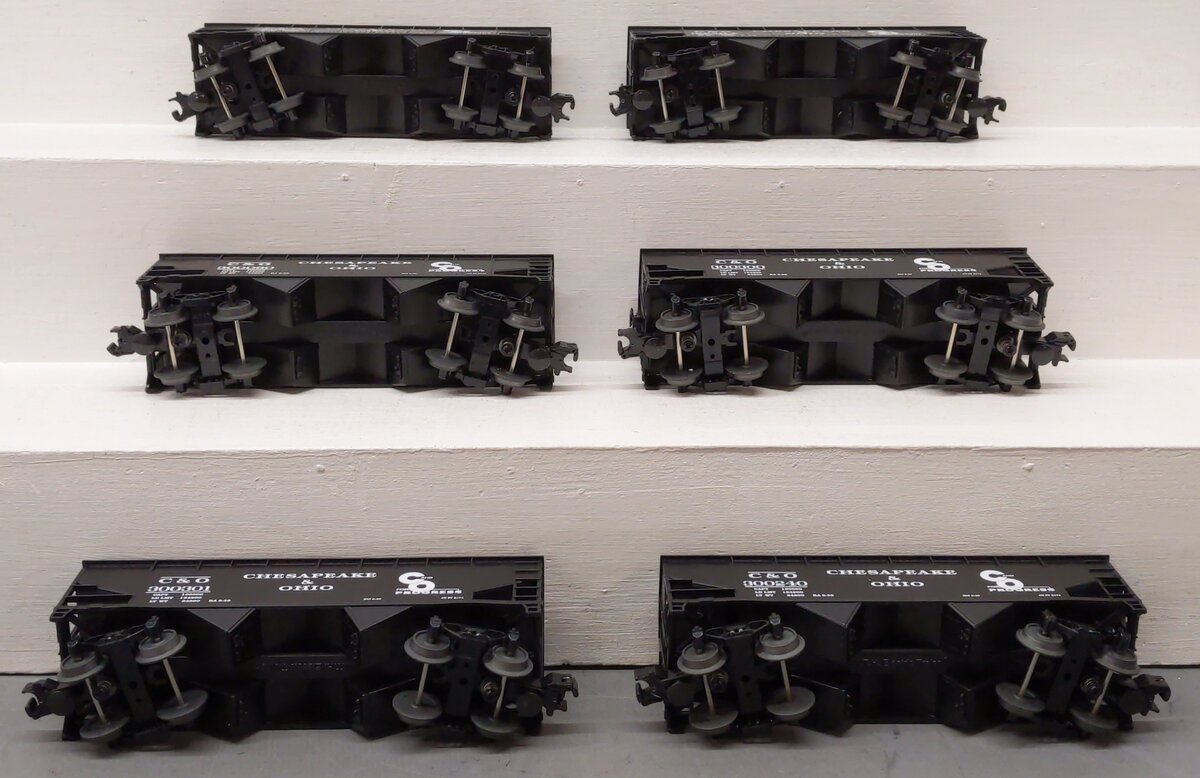 MTH 20-90137 O Chesapeake & Ohio Premier 2-Bay Offset Hopper Car Set (Set of 6) LN/Box