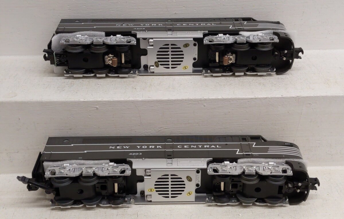 MTH 30-21077-1 O Scale New York Central Locomotive Set w/PS3 LN/Box