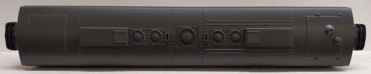 MTH 30-20702-3 O Gauge NY Central E-8 B-Unit Non-Powered Diesel Engine #4110 NIB