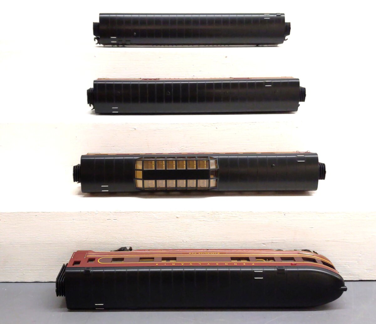 MTH 30-67296 O Pennsylvania 60' Streamlined ABS Passenger Car Set (Set of 4) NIB