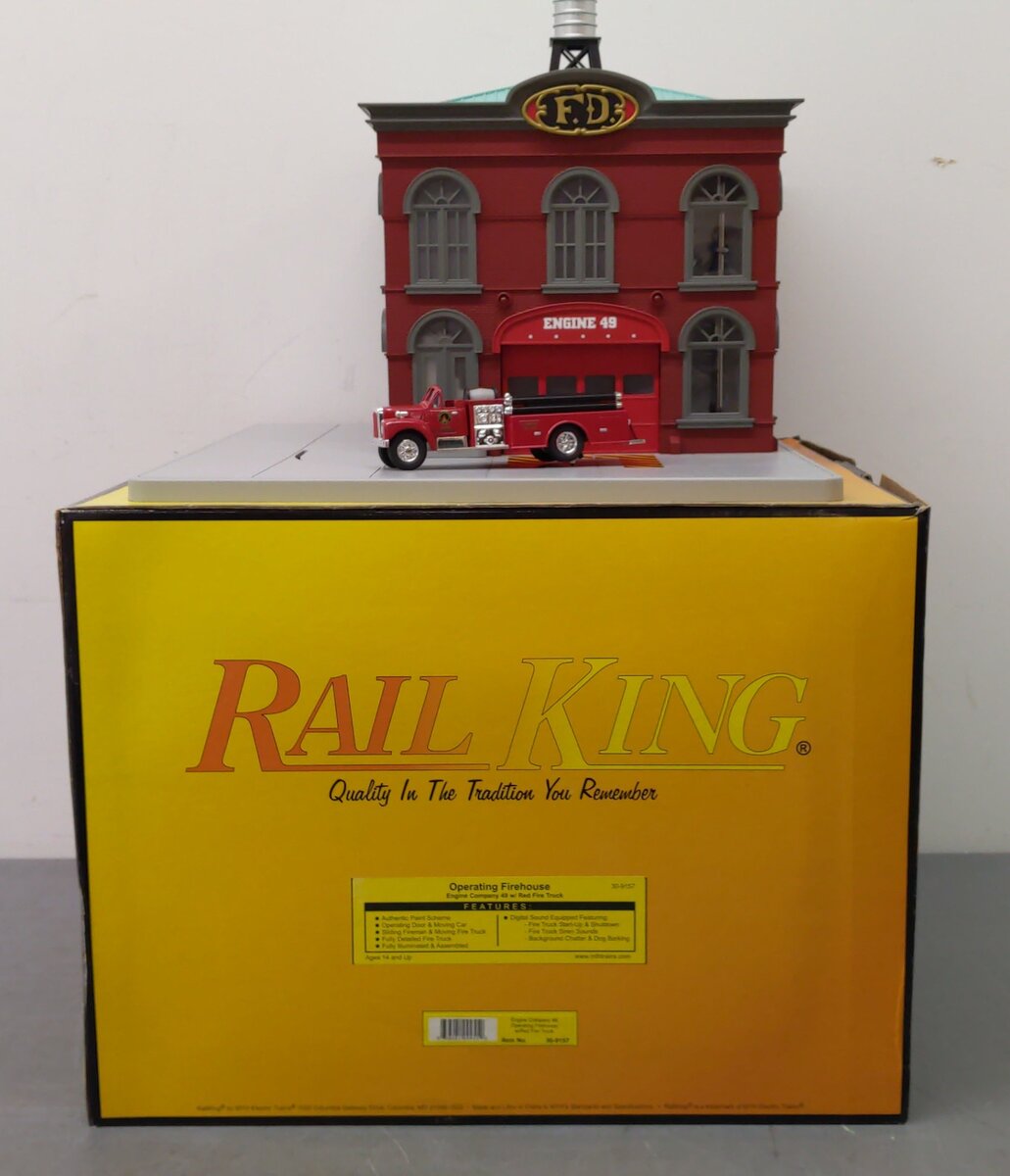 MTH 30-9157 Engine Company 49 Operating Firehouse w/ Red Fire Truck VG/Box