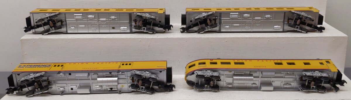 MTH 30-68248 O Union Pacific 60' Streamlined Passenger Car Set (4) LN/Box