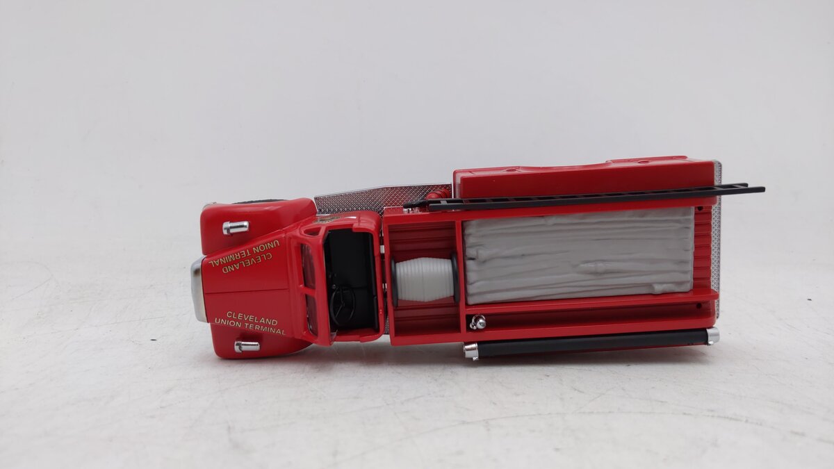 MTH 30-50103 O Cleveland Union Terminal Fire Truck - Die-Cast LN/Box