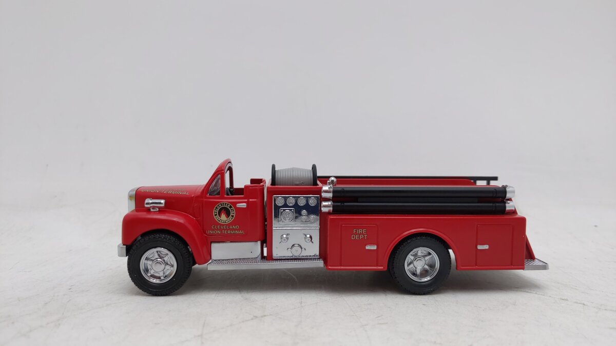 MTH 30-50103 O Cleveland Union Terminal Fire Truck - Die-Cast LN/Box