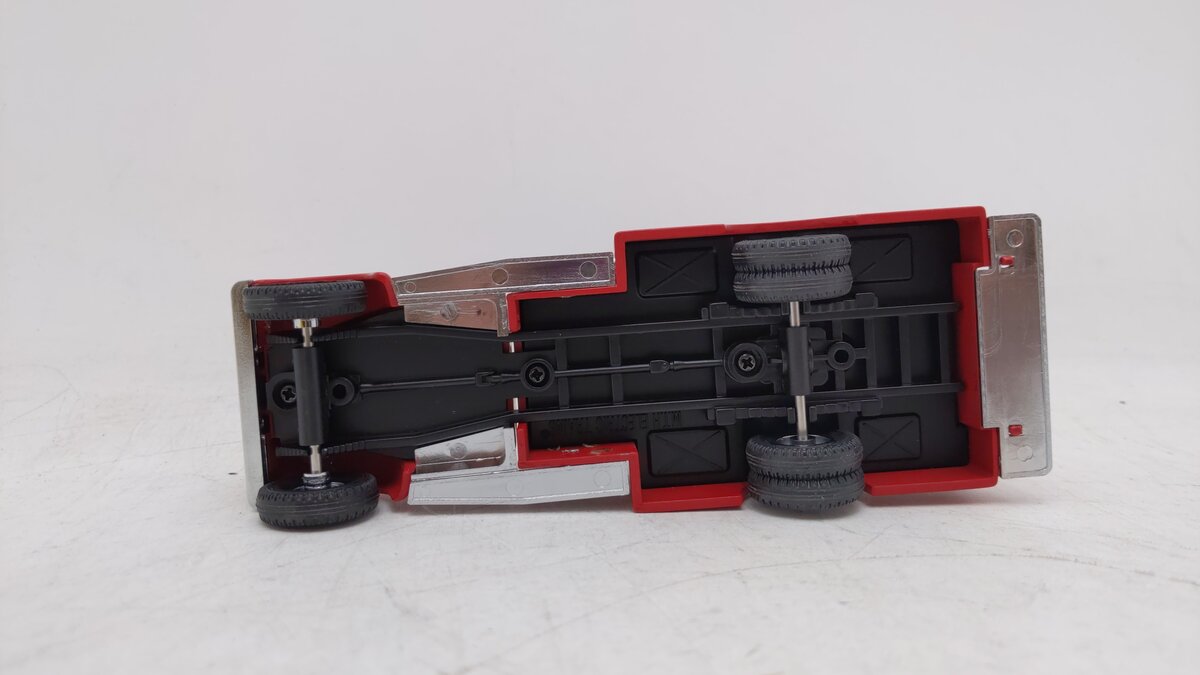MTH 30-50103 O Cleveland Union Terminal Fire Truck - Die-Cast LN/Box
