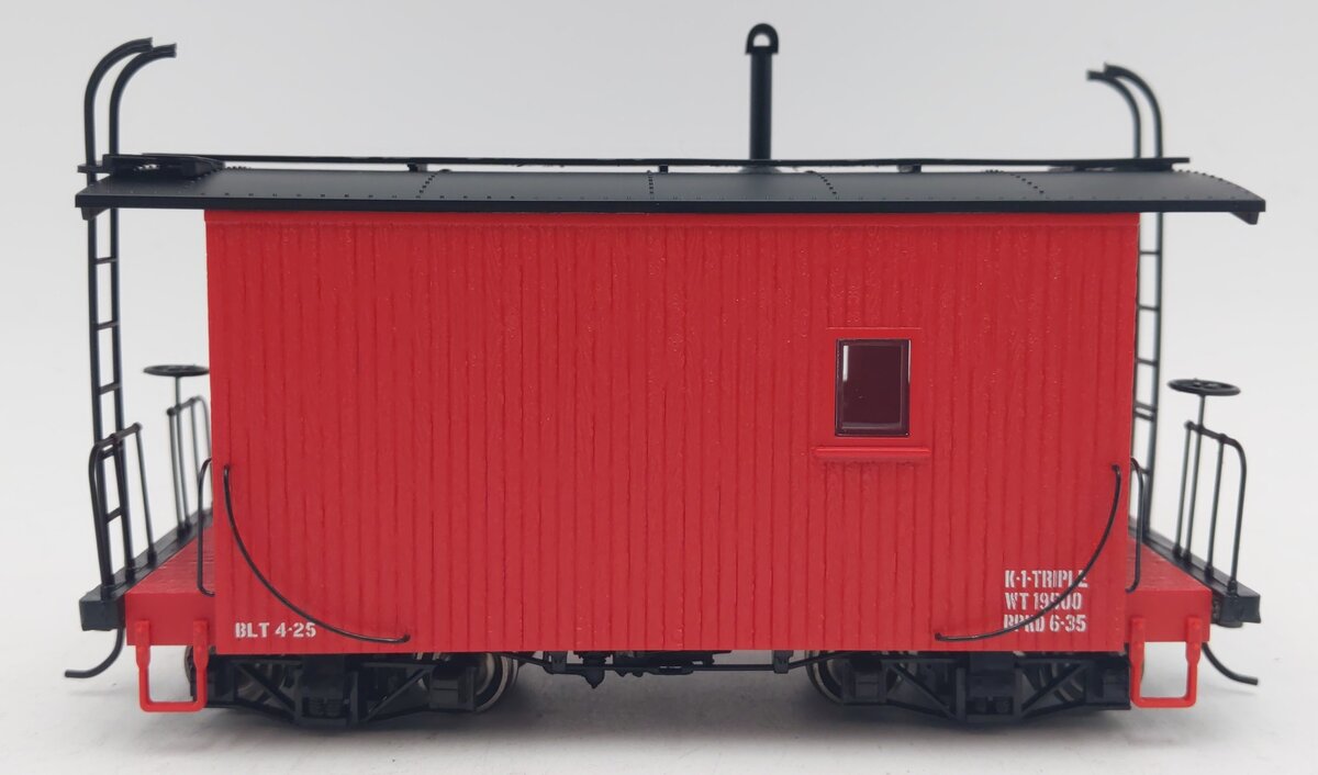 Bachmann 26562 On30 Data Only Red 18' Logging Caboose