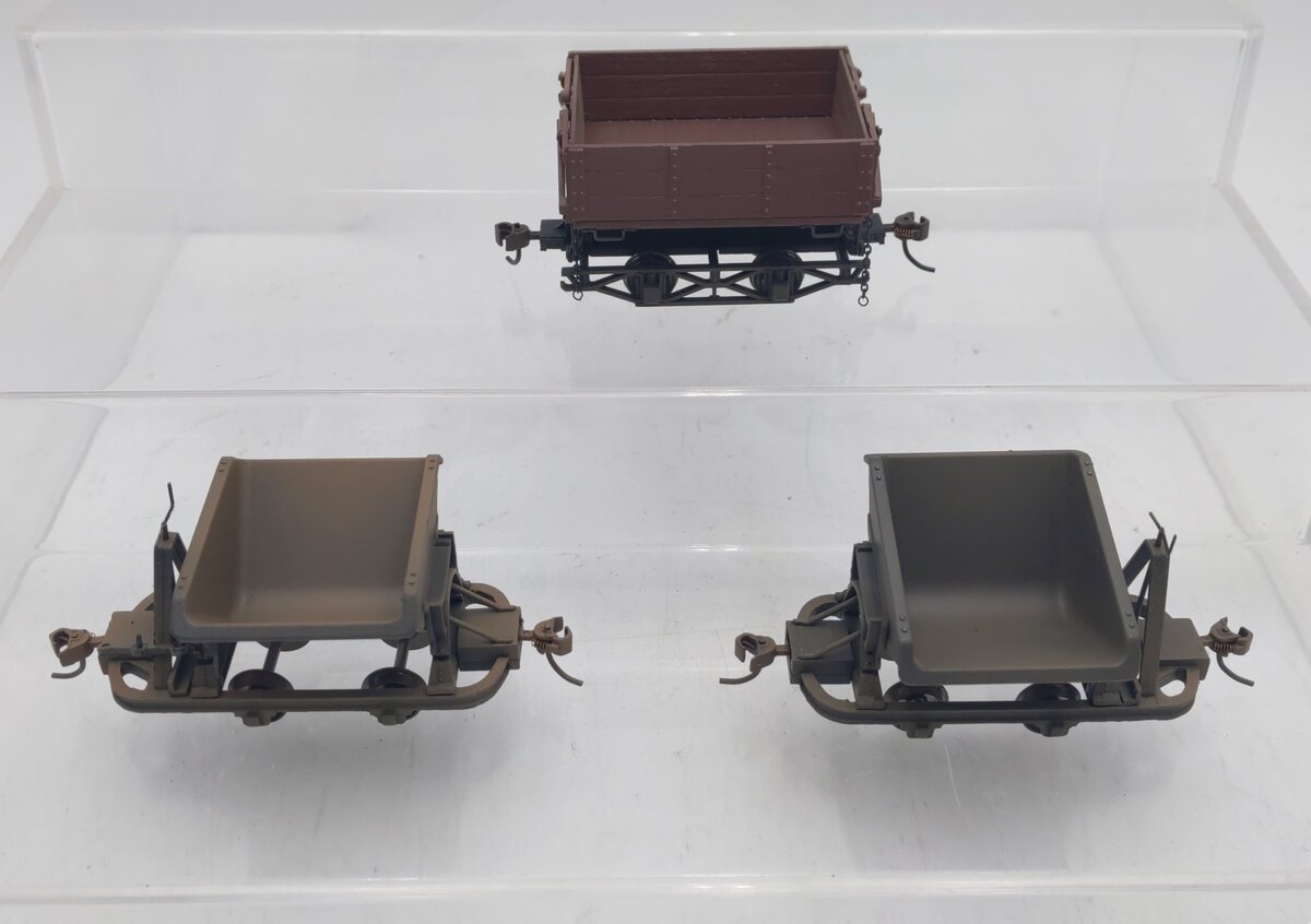 Bachmann On30 Assorted Logging and Mining Wood Side Dump & Tipping Cars EX