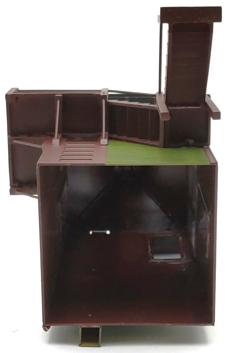Weaver G1953A HO Interlocking Tower Green W/ Dark Brown Trim Assembled LN/Box
