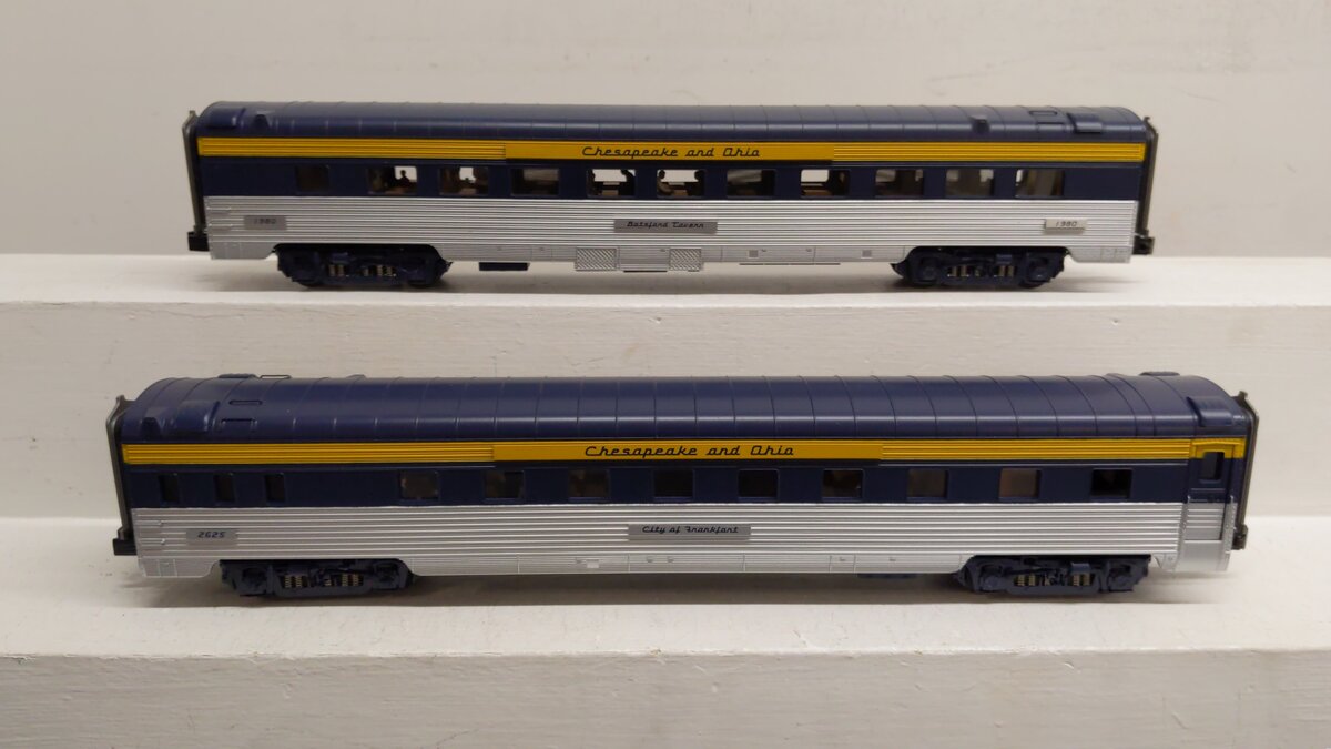 MTH 20-66063 O Gauge C&O 70' Streamlined Sleeper/Diner Passenger 2-Car Set LN/Box