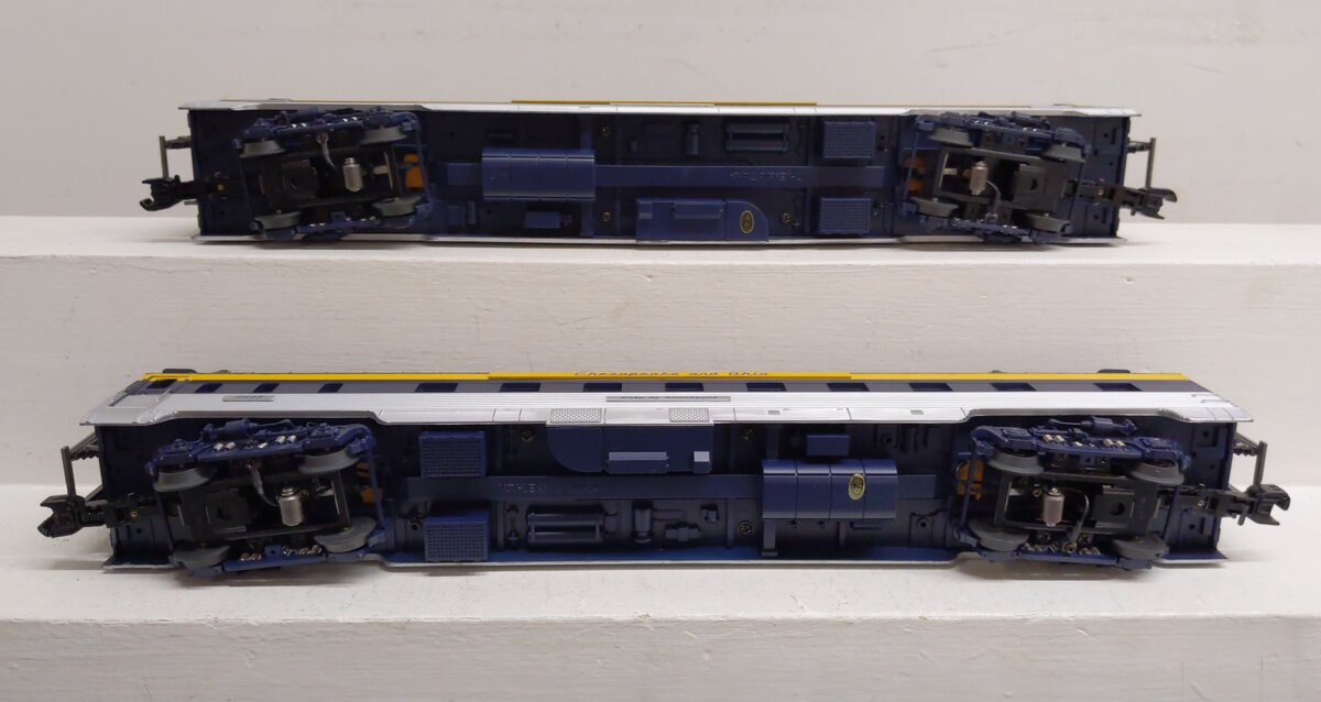 MTH 20-66063 O Gauge C&O 70' Streamlined Sleeper/Diner Passenger 2-Car Set LN/Box