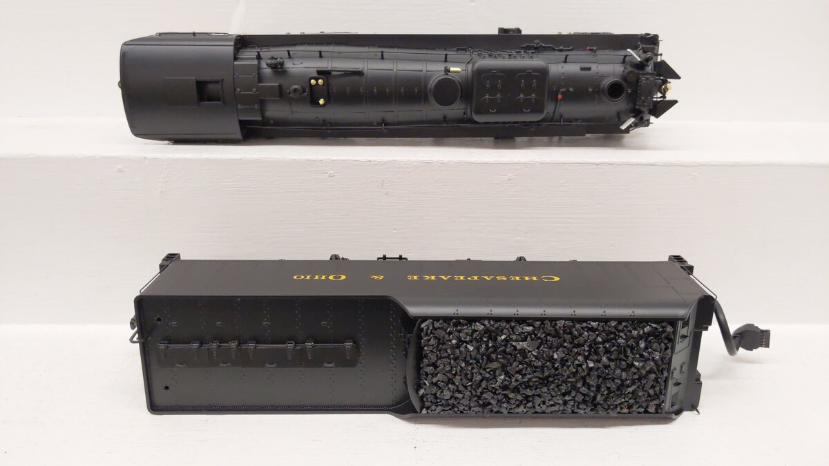 MTH 20-3186-1 C&O 2-8-4 Kanawha Steam Locomotive & Tender #2705 with PS-2 EX/Box