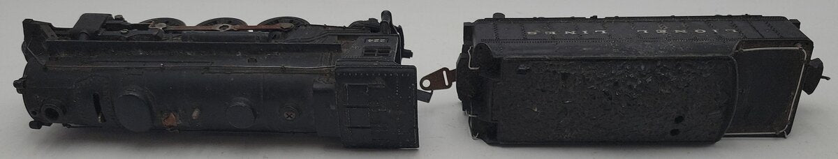 Lionel 224 Vintage O Prewar 2-6-2 Steam Locomotive and Tender