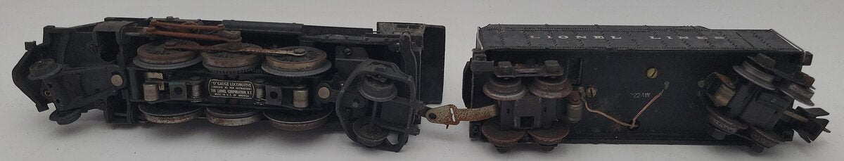 Lionel 224 Vintage O Prewar 2-6-2 Steam Locomotive and Tender