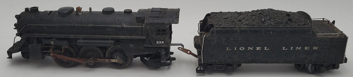 Lionel 224 Vintage O Prewar 2-6-2 Steam Locomotive and Tender
