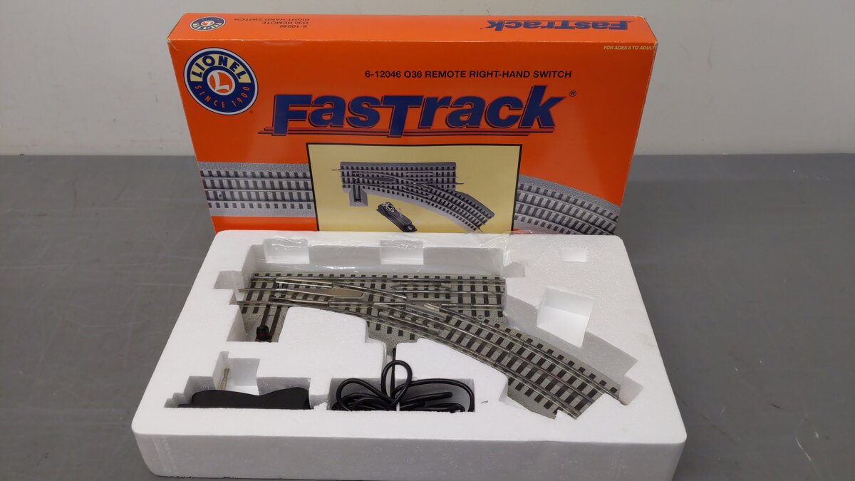 Lionel 6-12046 O Gauge O36 Right Hand Remote-Control FasTrack Switch/Turnout EX/Box