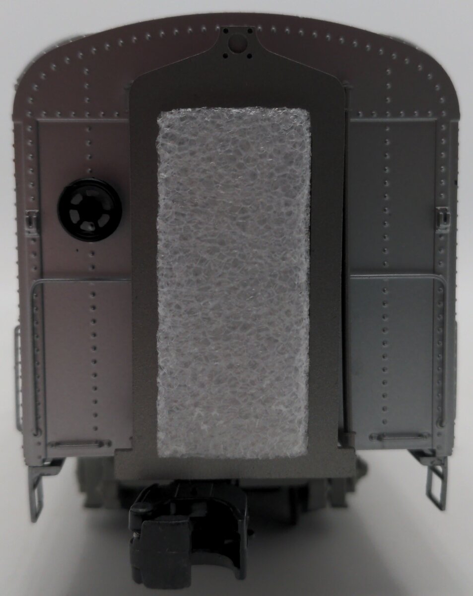 MTH 20-68125 O Gauge Chesapeake & Ohio 70’ ABS RPO Passenger Car (Ribbed) EX/Box
