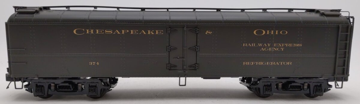 MTH 20-94137 O Gauge Chesapeake & Ohio R50B Express Reefer Car #374 EX/Box
