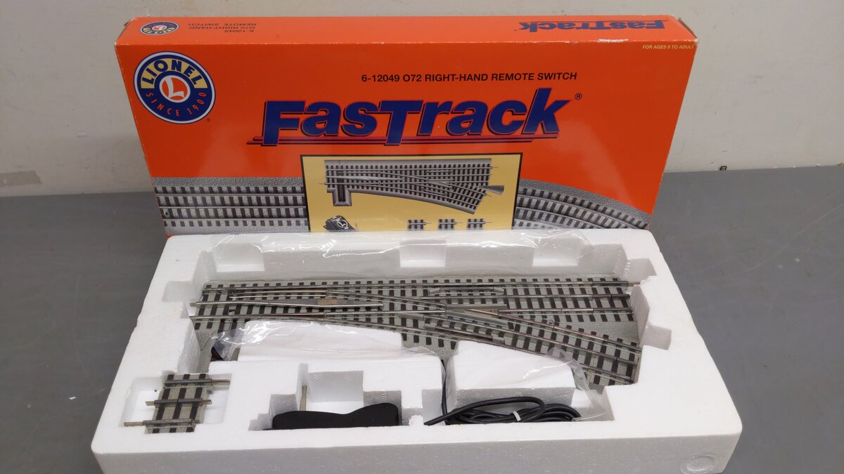 Lionel 6-12049 O72 Right Hand Remote-Control FasTrack Switch Turnout EX/Box
