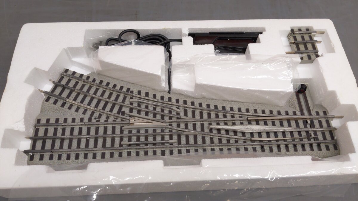 Lionel 6-12049 O72 Right Hand Remote-Control FasTrack Switch Turnout EX/Box