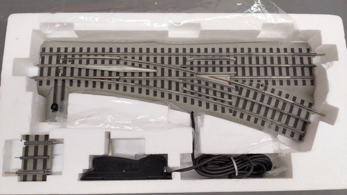 Lionel 6-12049 O72 Right Hand Remote-Control FasTrack Switch Turnout EX/Box