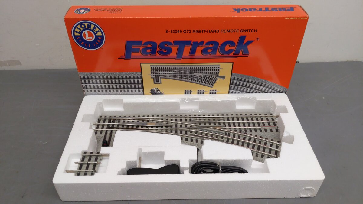 Lionel 6-12049 O72 Right Hand Remote-Control FasTrack Switch Turnout EX/Box