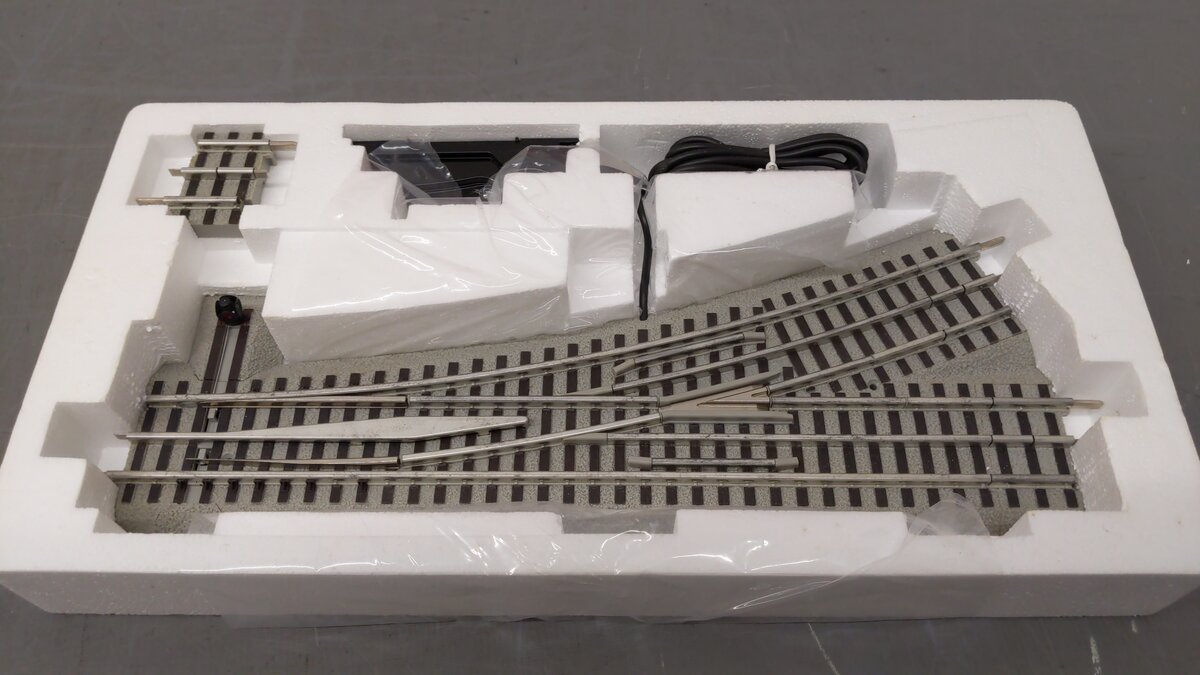 Lionel 6-12048 O72 Left Hand Remote-Control FasTrack Switch Turnout EX/Box