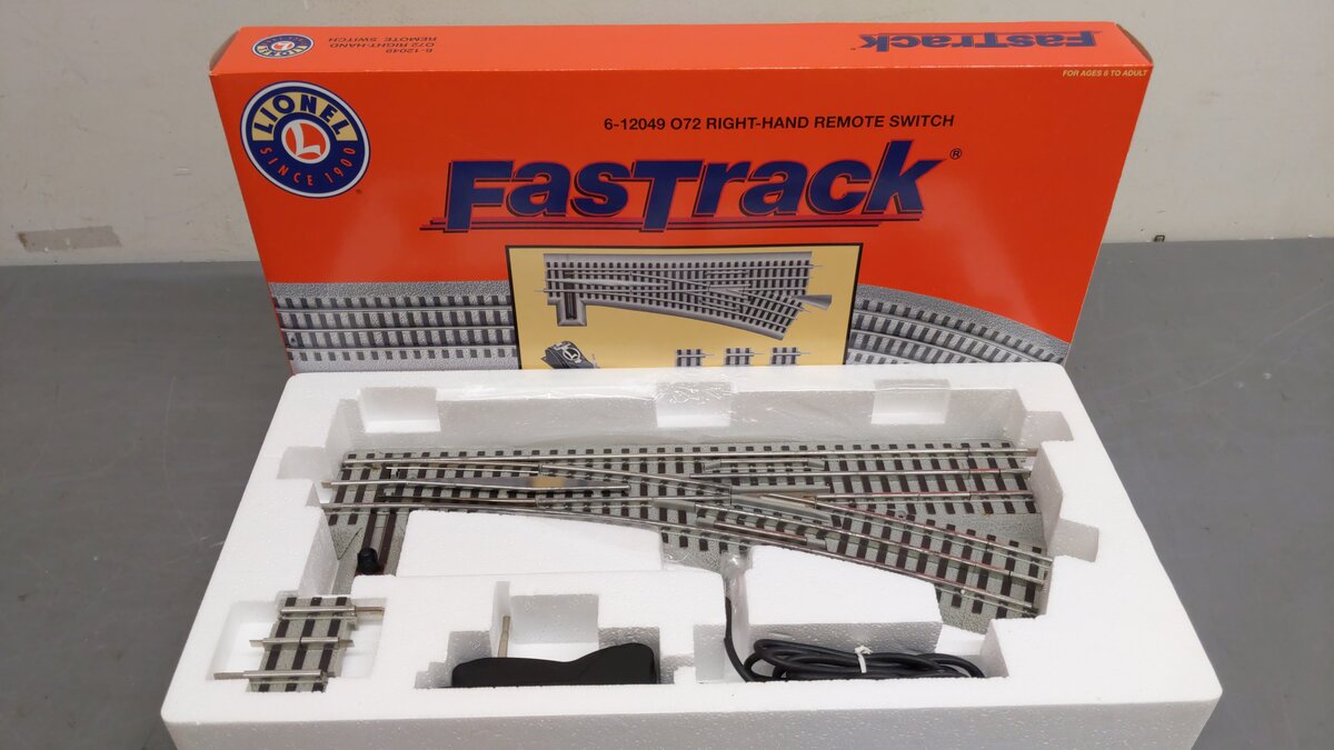 Lionel 6-12049 O72 Right Hand Remote-Control FasTrack Switch Turnout EX/Box