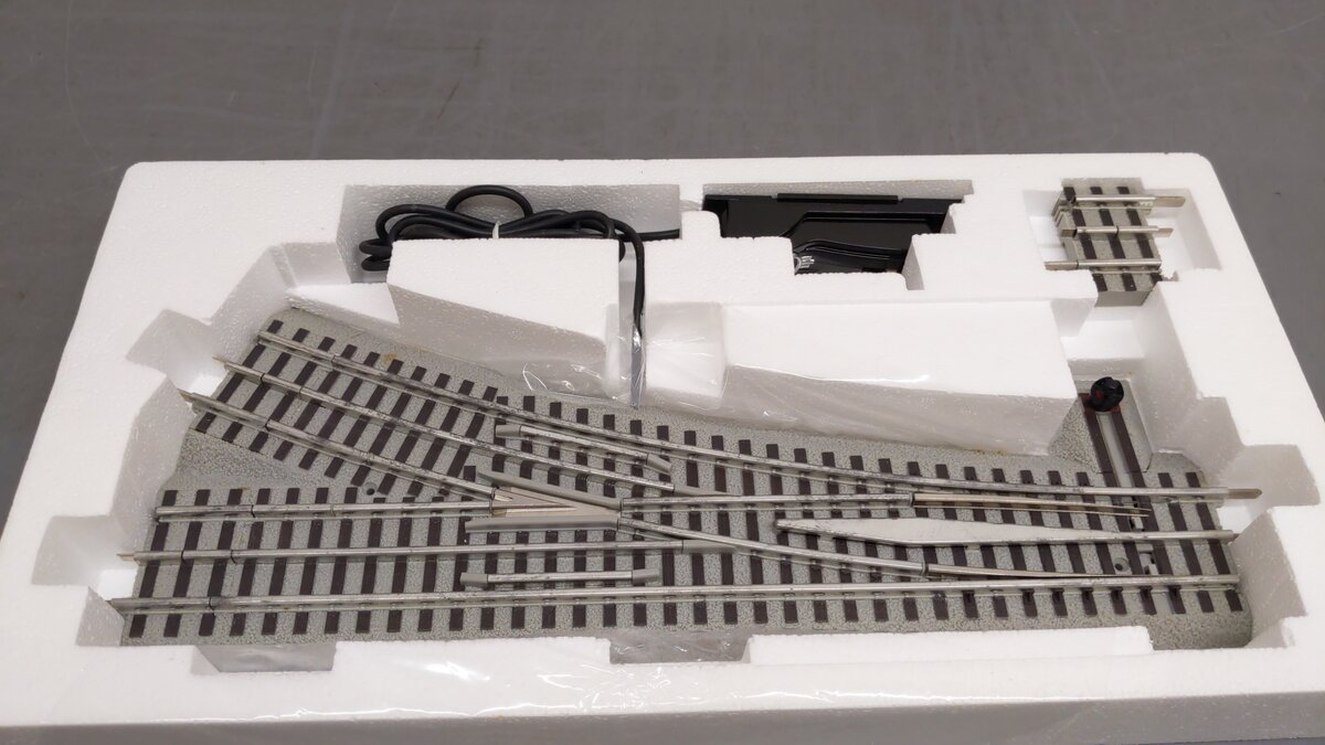 Lionel 6-12049 O72 Right Hand Remote-Control FasTrack Switch Turnout EX/Box