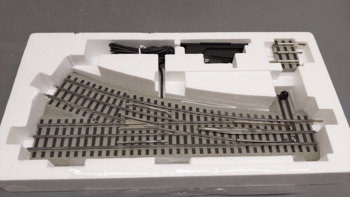 Lionel 6-12049 O72 Right Hand Remote-Control FasTrack Switch Turnout EX/Box