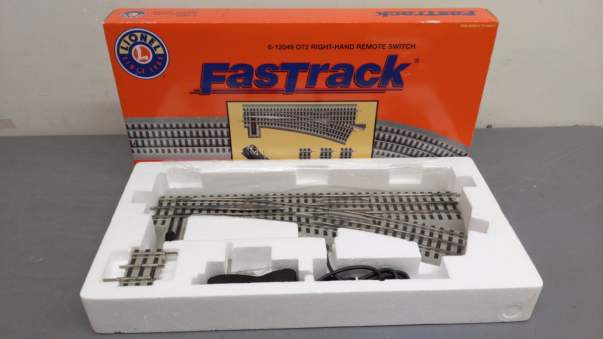 Lionel 6-12049 O72 Right Hand Remote-Control FasTrack Switch Turnout EX/Box