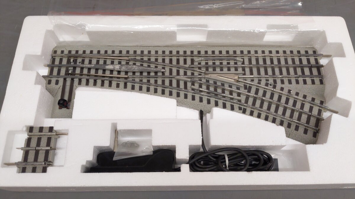 Lionel 6-12049 O72 Right Hand Remote-Control FasTrack Switch Turnout EX/Box