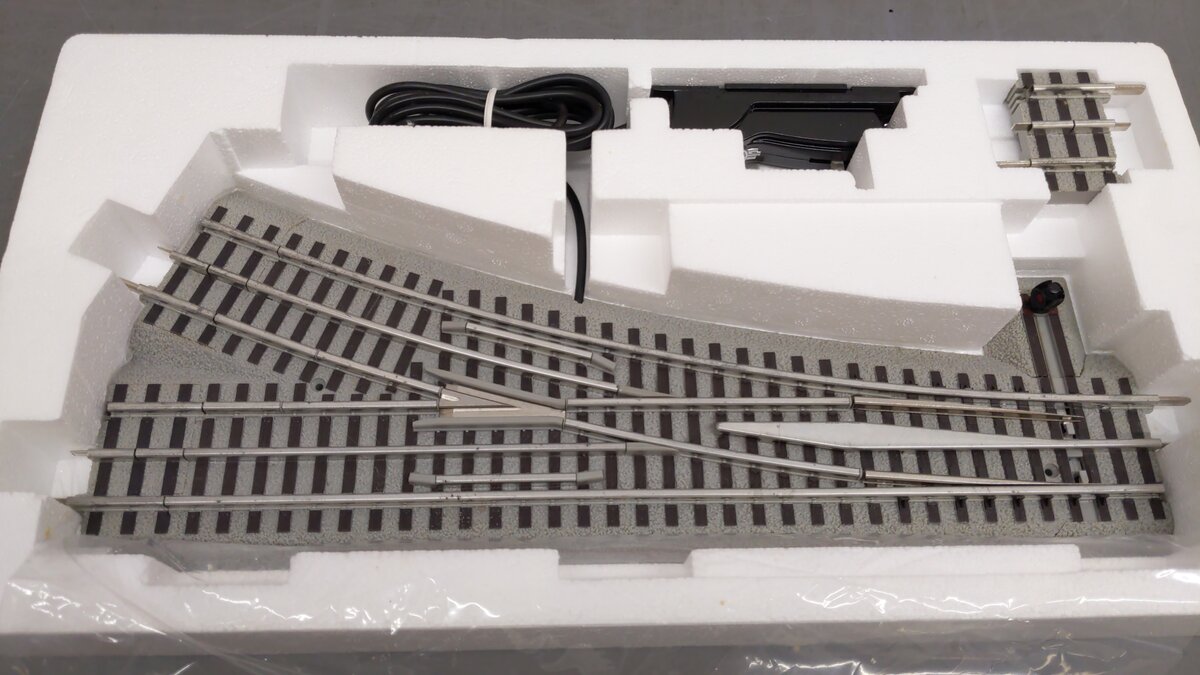 Lionel 6-12049 O72 Right Hand Remote-Control FasTrack Switch Turnout EX/Box
