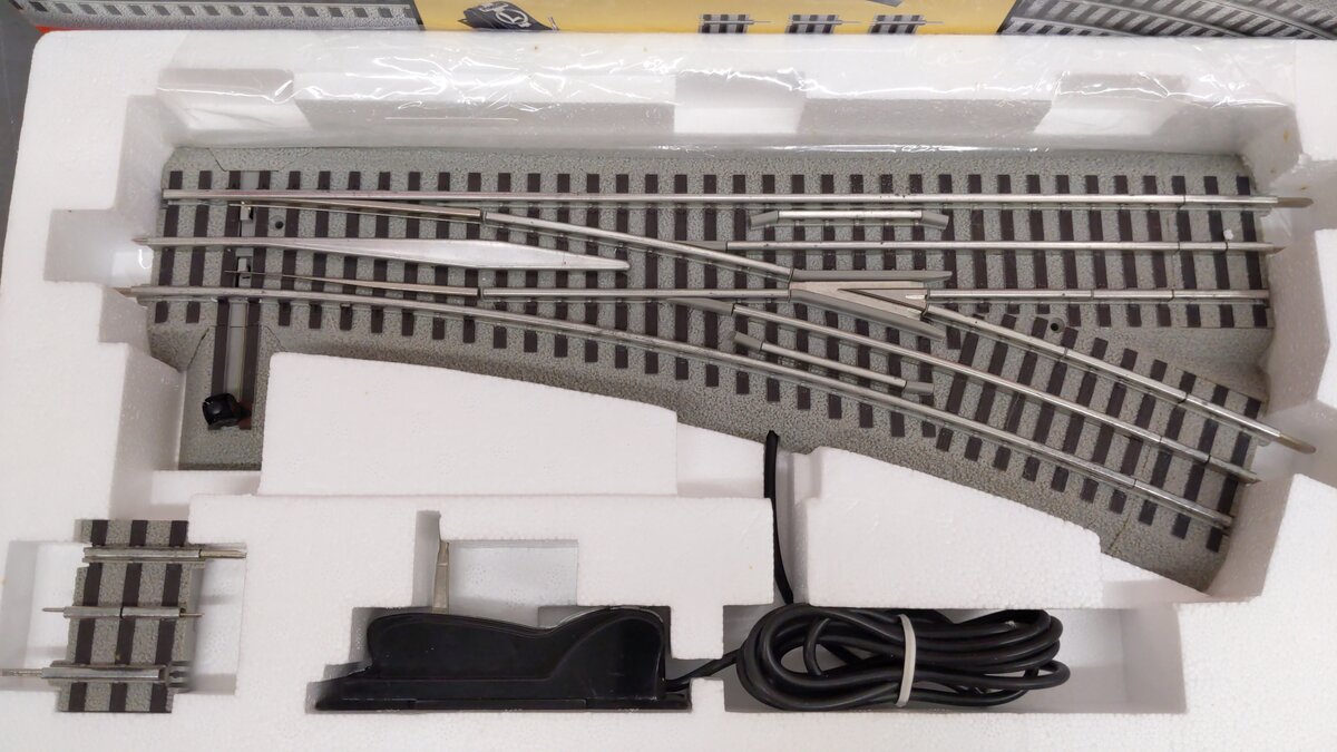 Lionel 6-12049 O72 Right Hand Remote-Control FasTrack Switch Turnout EX/Box