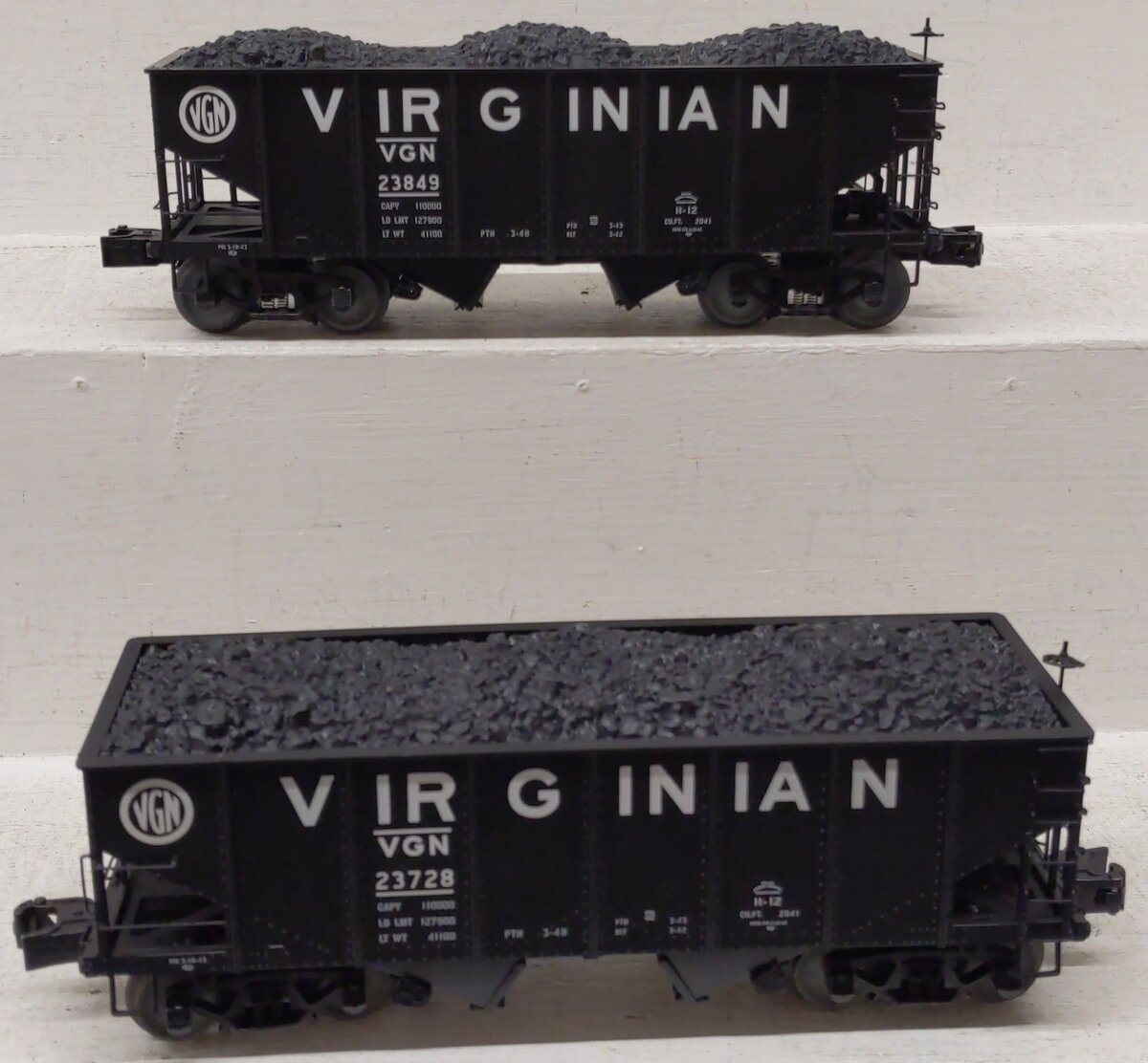Lionel 2226960 O Virginian 2 Bay Hopper Cars (Set of 2) EX/Box