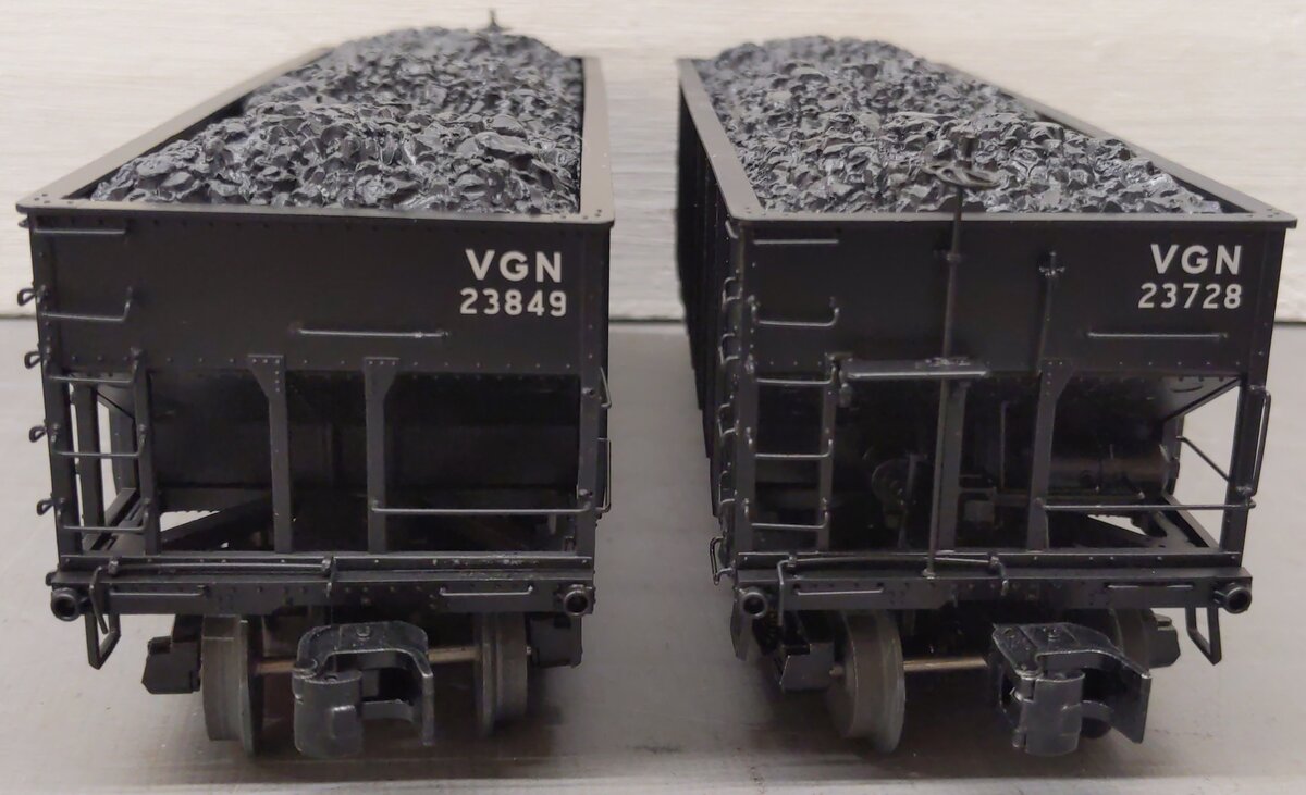 Lionel 2226960 O Virginian 2 Bay Hopper Cars (Set of 2) EX/Box