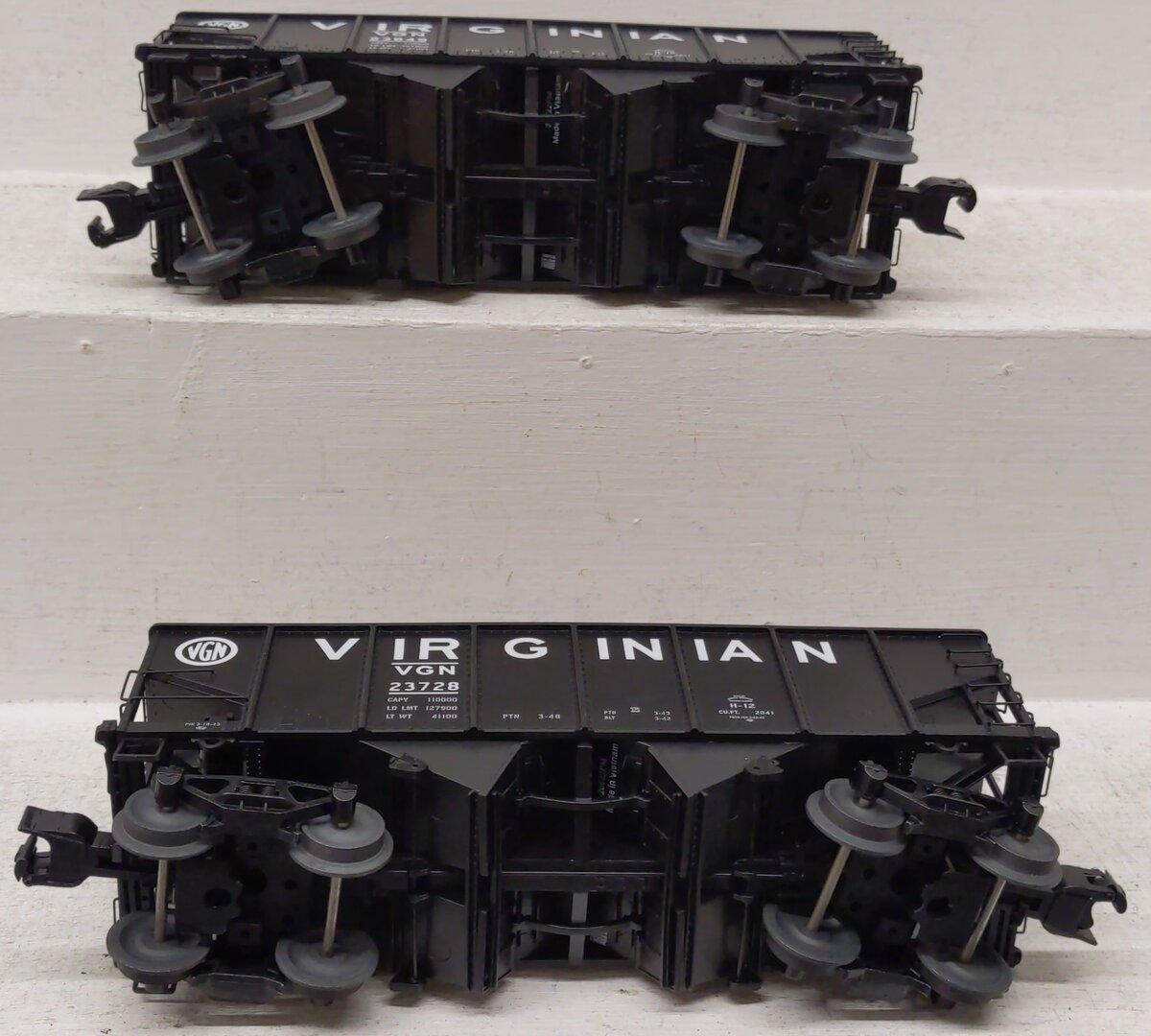 Lionel 2226960 O Virginian 2 Bay Hopper Cars (Set of 2) EX/Box