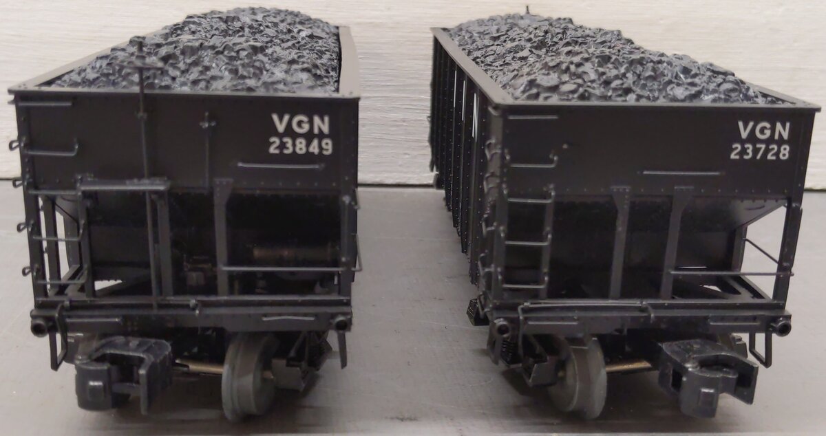 Lionel 2226960 O Virginian 2 Bay Hopper Cars (Set of 2) EX/Box
