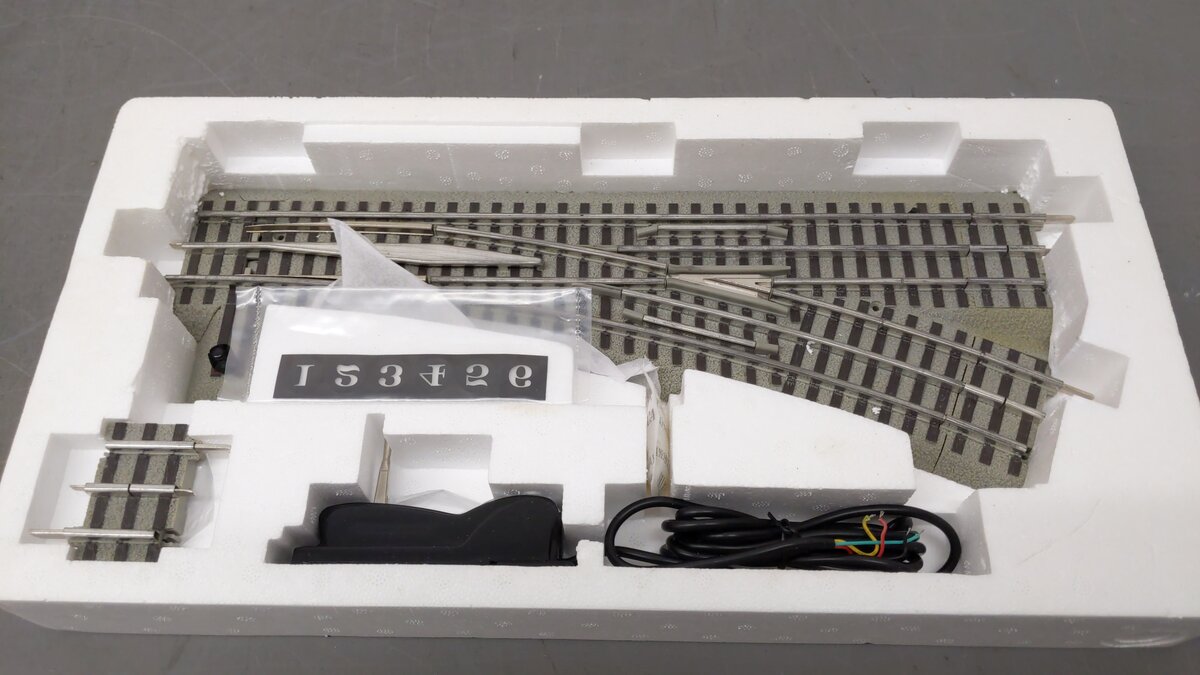 Lionel 6-81952 O-72 Right Hand Fastrack Remote/Command Switch Turnout EX/Box