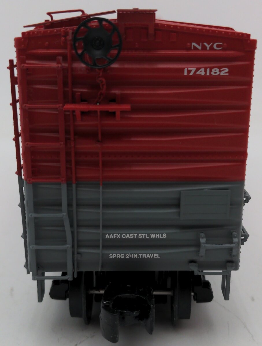 Lionel 2126303 O Scale New York City Boxcar #174182 EX/Box