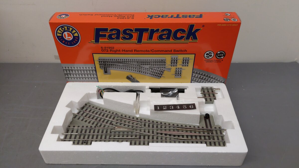 Lionel 6-81952 O-72 Right Hand Fastrack Remote/Command Switch Turnout EX/Box