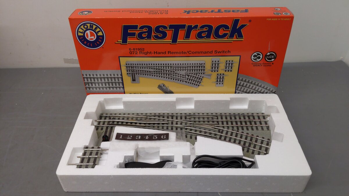 Lionel 6-81952 O-72 Right Hand Fastrack Remote/Command Switch Turnout EX/Box