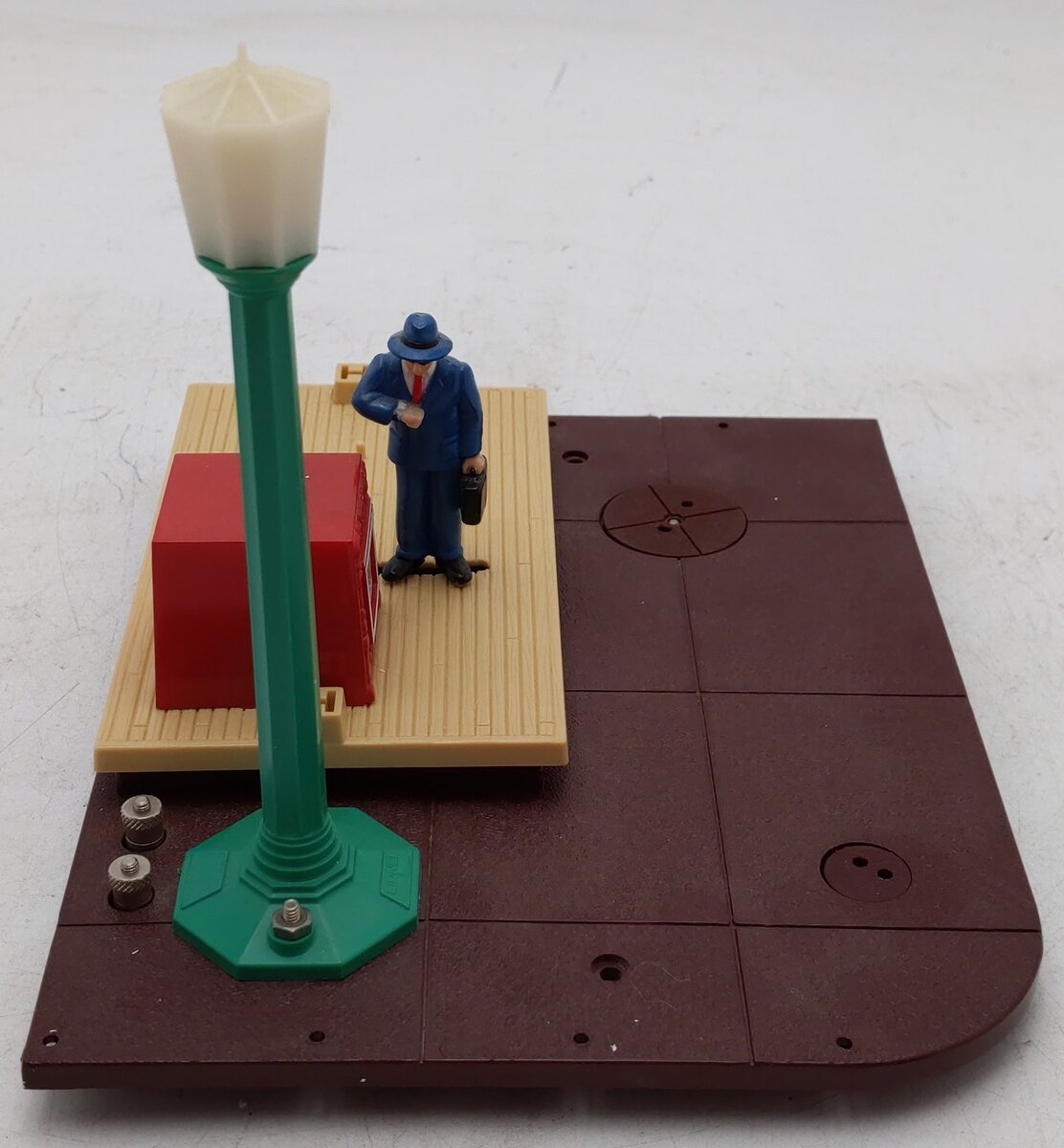 Lionel 6-12791 O Animated Passenger Station EX/Box