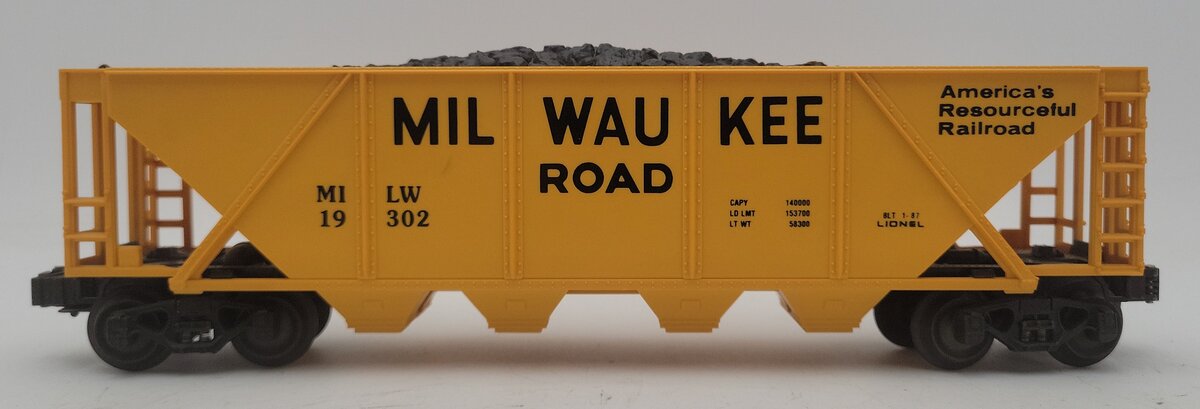 Lionel 6-19302 O Gauge Milwaukee Road Hopper #19302 with Coal Load EX/Box