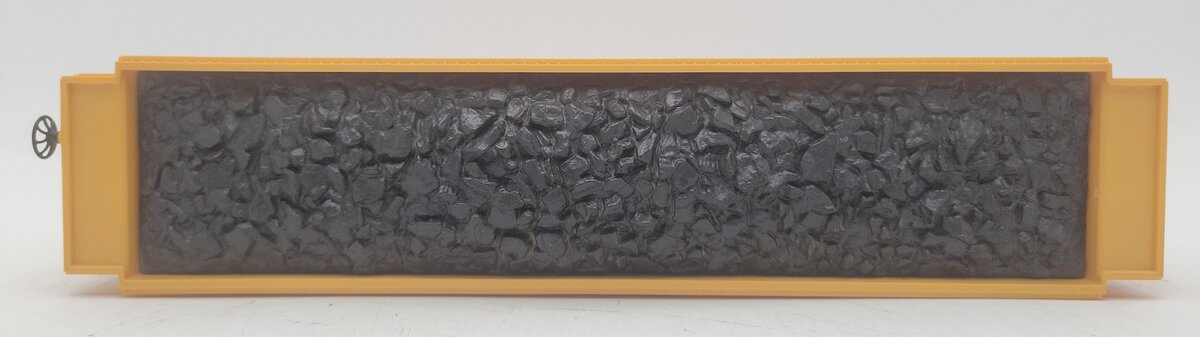 Lionel 6-19302 O Gauge Milwaukee Road Hopper #19302 with Coal Load EX/Box
