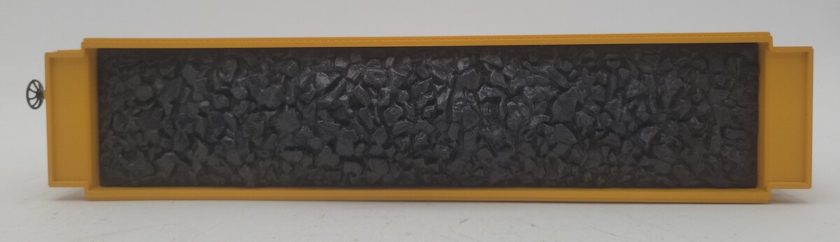 Lionel 6-19930 O Gauge Lionel Railroader Club 4-Bay Hopper with Load #19930 LN/Box